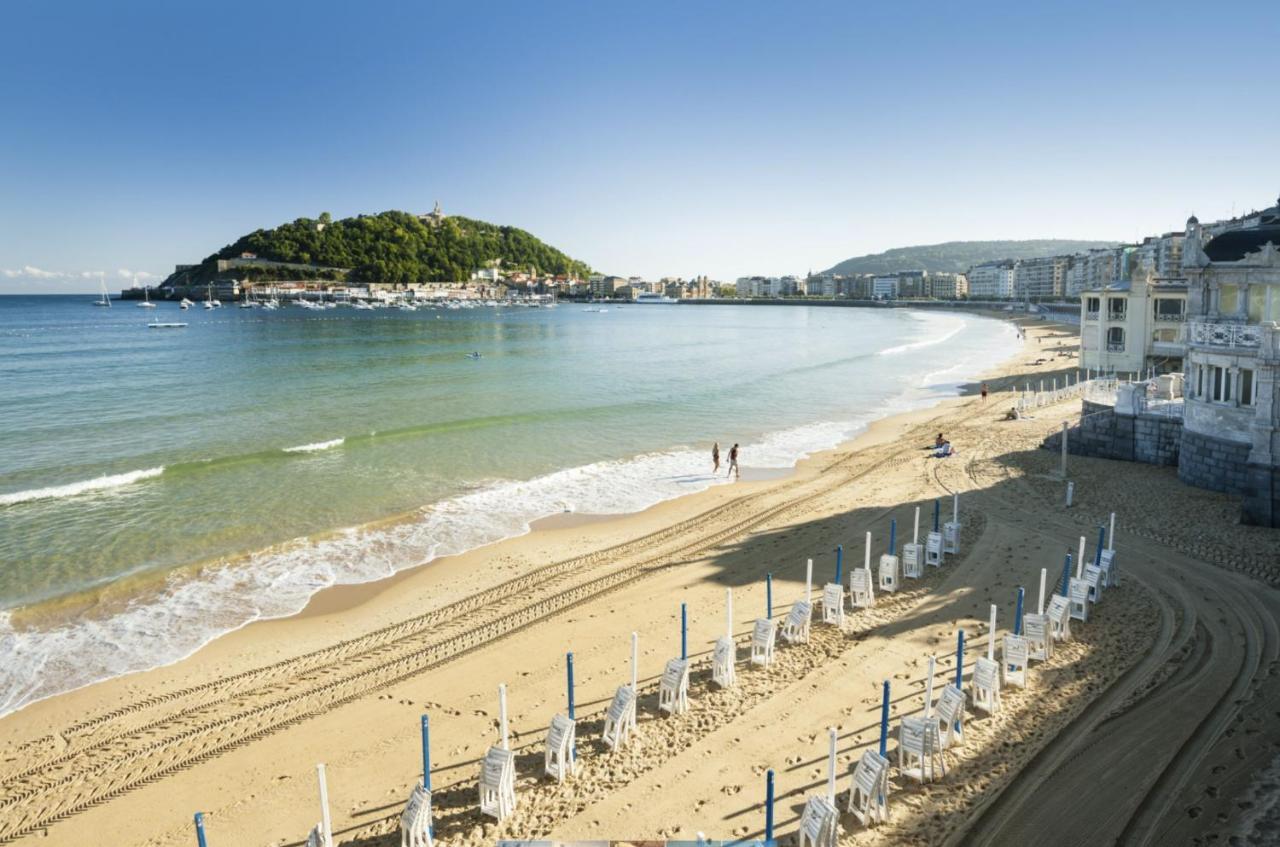 Paradise Luxurious Flat, Free Parking, 3 Double Rooms, Terrace, Jacuzzi, Fully Renovated Appartement
