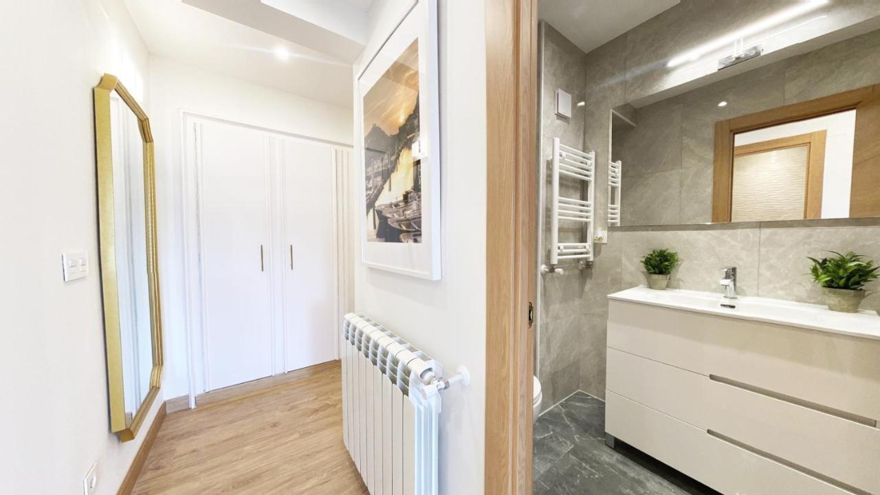 Paradise Luxurious Flat, Free Parking, 3 Double Rooms, Terrace, Jacuzzi, Fully Renovated * Saint-Sébastien