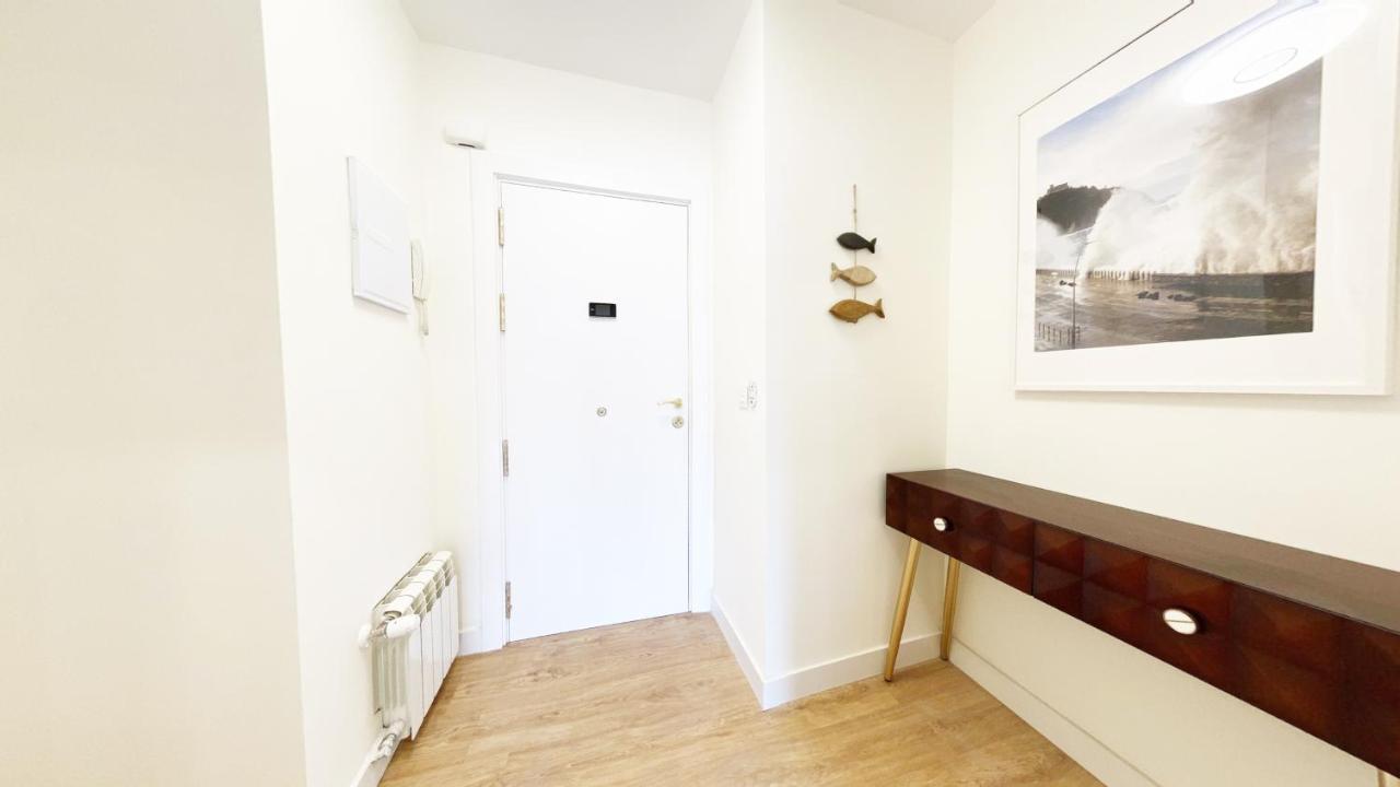 Paradise Luxurious Flat, Free Parking, 3 Double Rooms, Terrace, Jacuzzi, Fully Renovated Appartement Saint-Sébastien