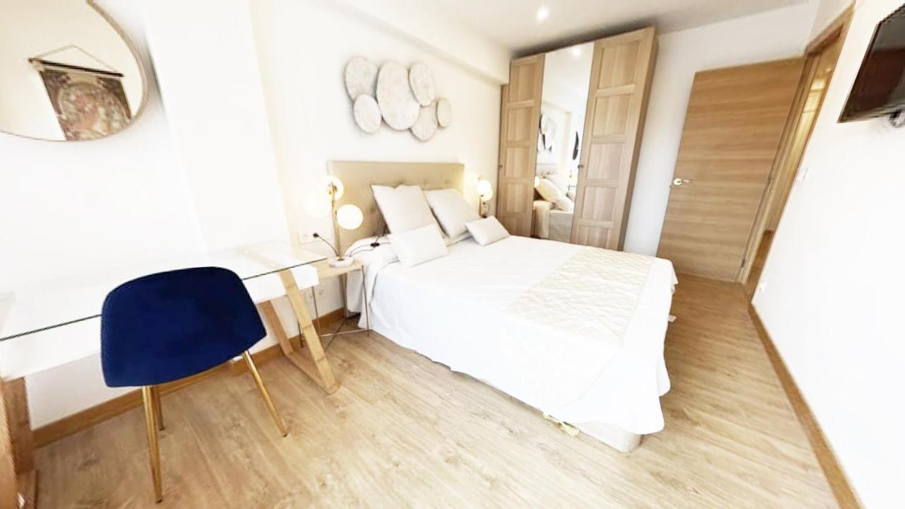 Paradise Luxurious Flat, Free Parking, 3 Double Rooms, Terrace, Jacuzzi, Fully Renovated Appartement Saint-Sébastien